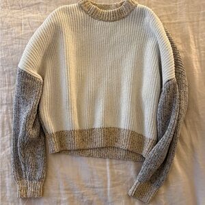Abercrombie & Fitch Cream and Gray Crew Neck Sweater